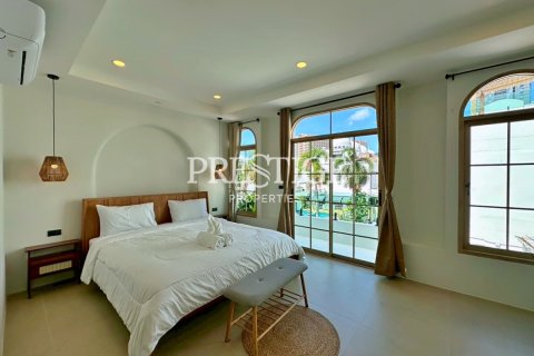 House in Pattaya, Thailand 3 bedrooms № 198145 - photo 13