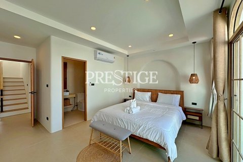 House in Pattaya, Thailand 3 bedrooms № 198145 - photo 15