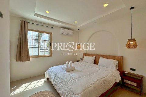 House in Pattaya, Thailand 3 bedrooms № 198145 - photo 17