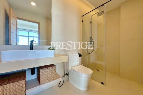 House in Pattaya, Thailand 3 bedrooms № 198145 - photo 16