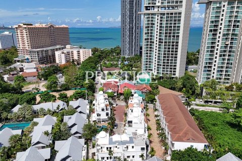 House in Pattaya, Thailand 3 bedrooms № 198145 - photo 30