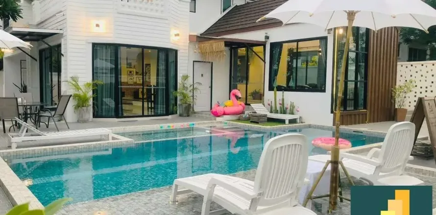 Casa de 4 dormitorios en Jomtien Beach, Pattaya, Tailandia № 211314
