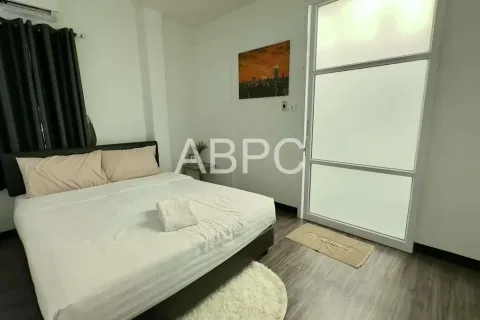 Casa de 4 dormitorios en Jomtien Beach, Pattaya, Tailandia № 211314 - foto 15