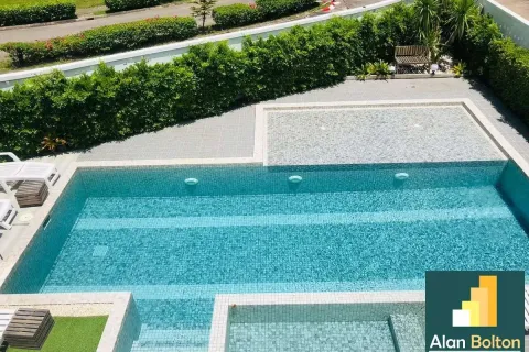 Casa de 4 dormitorios en Jomtien Beach, Pattaya, Tailandia № 211314 - foto 4