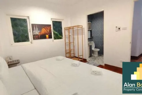 Casa de 4 dormitorios en Jomtien Beach, Pattaya, Tailandia № 211314 - foto 17