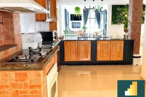Casa de 4 dormitorios en Jomtien Beach, Pattaya, Tailandia № 211314 - foto 9