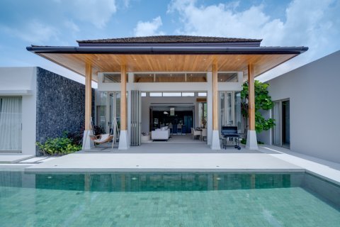 Villa in Pattaya, Thailand 4 bedrooms № 194735 - photo 5