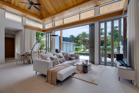 Villa in Pattaya, Thailand 4 bedrooms № 194735 - photo 8