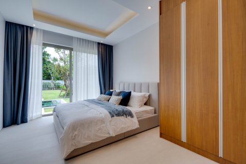 Villa in Pattaya, Thailand 4 bedrooms № 194735 - photo 13