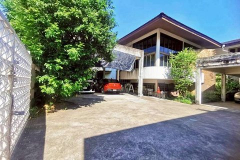 House in Bang Kapi, Bangkok, Thailand 5 bedrooms № 163748 - photo 3