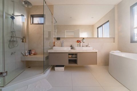 House in Bang Kapi, Bangkok, Thailand 4 bedrooms № 163750 - photo 8