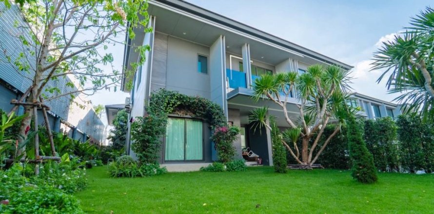 House in Bang Kapi, Bangkok, Thailand 4 bedrooms № 163750