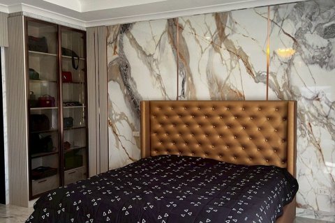 House in Pattaya, Thailand 5 bedrooms № 161530 - photo 21