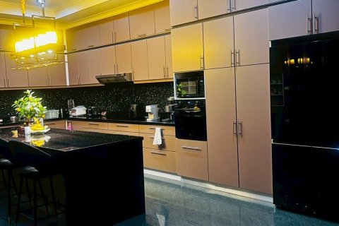 House in Pattaya, Thailand 5 bedrooms № 161530 - photo 8