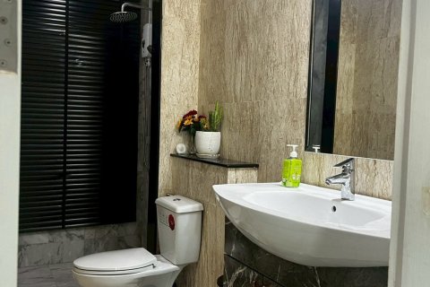 House in Pattaya, Thailand 5 bedrooms № 161530 - photo 17