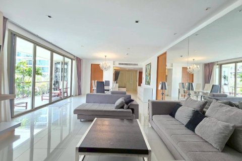 Condo in Pattaya, Thailand, 3 bedrooms № 8680 - photo 10