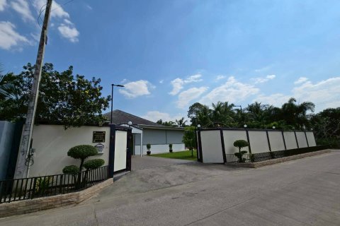 Maison à Bang Lamung, Thaïlande 3 chambres № 161531 - photo 2