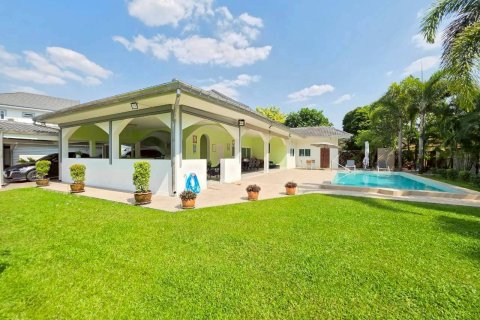 Дом в Банг Ламунге, Таиланд с 3 спальнями  № 161531