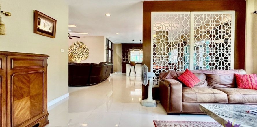 Дом в Чиангмае, Таиланд с 4 спальнями  № 162503