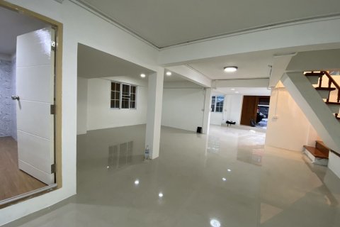 House in Bang Na, Bangkok, Thailand 3 bedrooms № 151214 - photo 6