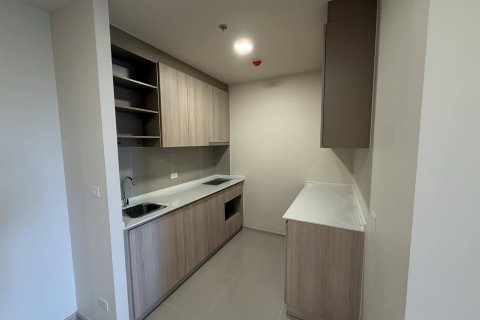 Студия в кондо в Кхлонг Сане, Бангкок, Таиланд № 151209 - фото 11