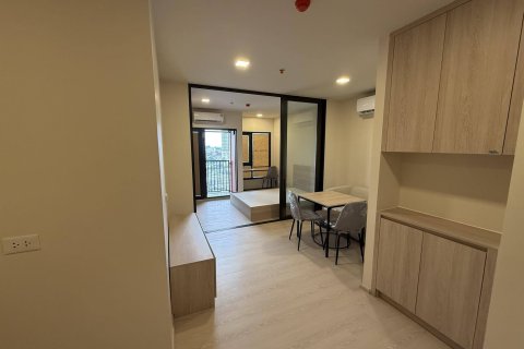 Студия в кондо в Кхлонг Сане, Бангкок, Таиланд № 151209 - фото 3