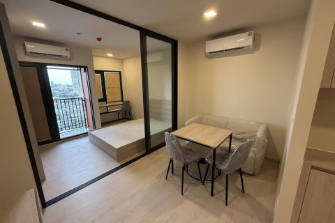 Студия в кондо в Кхлонг Сане, Бангкок, Таиланд № 151209 - фото 9