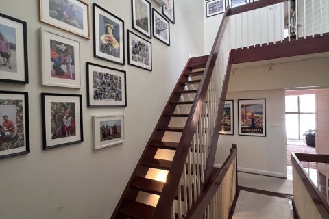 Townhouse in Watthana, Bangkok, Thailand 4 bedrooms № 151210 - photo 16