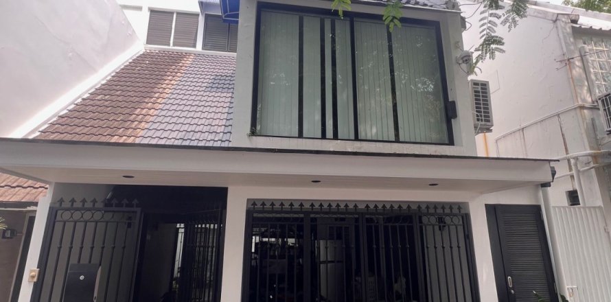 Townhouse in Watthana, Bangkok, Thailand 4 bedrooms № 151210
