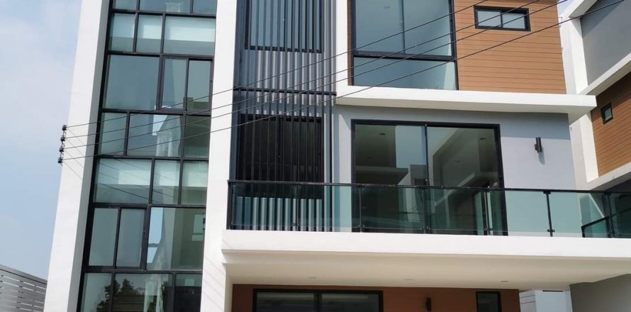 Вилла в Банг Пхли Яи, Таиланд с 5 спальнями  № 133986