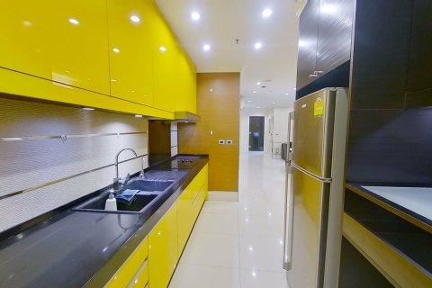 Кондоминиум с 2 спальнями в Ваттхане, Бангкок, Таиланд № 147899 - фото 4