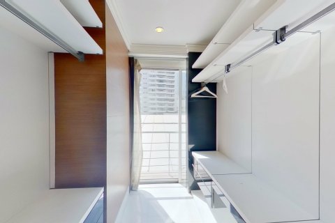 Кондоминиум с 2 спальнями в Ваттхане, Бангкок, Таиланд № 147899 - фото 5