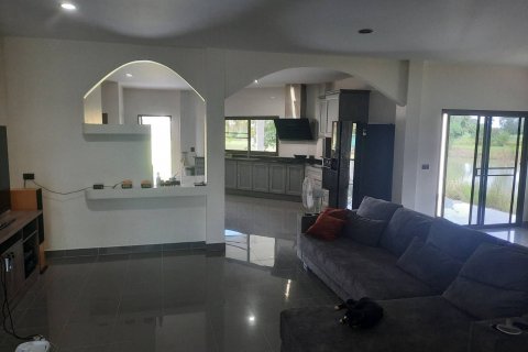 Maison à Buriram, Thaïlande 7 chambres № 137078 - photo 2