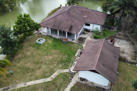Maison à Buriram, Thaïlande 7 chambres № 137078 - photo 1