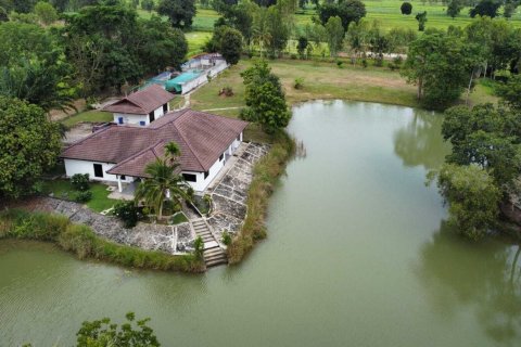 Maison à Buriram, Thaïlande 7 chambres № 137078 - photo 5