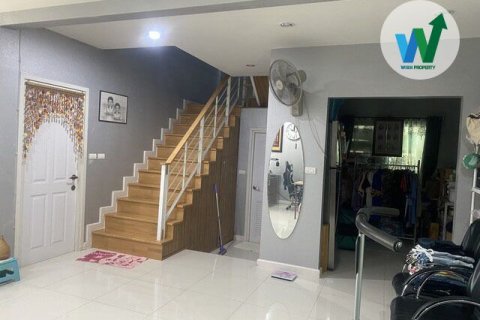 Maison à Pathum Thani, Thaïlande 3 chambres № 171625 - photo 2