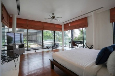 Villa in Phuket, Thailand 4 bedrooms № 171621 - photo 9