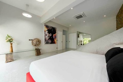 Villa in Ko Samui, Thailand 4 bedrooms № 138103 - photo 11