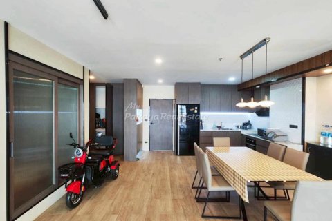 Condo à Bang Lamung, Thaïlande, 2 chambres  № 154527 - photo 2