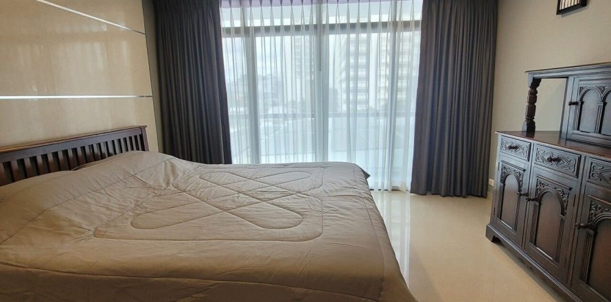 Condo in Watthana, Bangkok, Thailand, 2 bedrooms  № 171103