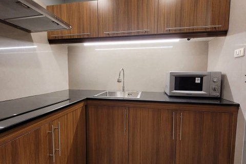 Condo in Watthana, Bangkok, Thailand, 2 bedrooms  № 171103 - photo 9