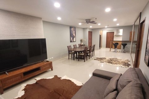 Condo in Watthana, Bangkok, Thailand, 2 bedrooms  № 171103 - photo 13