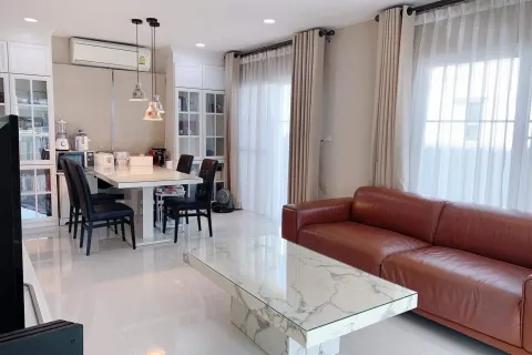 Maison à Bang Kaeo, Thaïlande 3 chambres № 171104 - photo 3