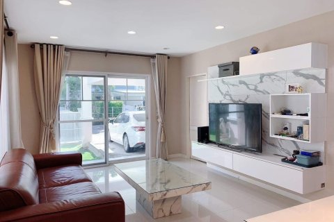 Maison à Bang Kaeo, Thaïlande 3 chambres № 171104 - photo 5