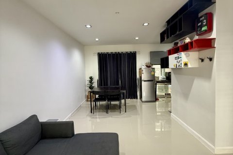 Townhouse in Chiang Mai, Thailand 3 bedrooms № 141400 - photo 2
