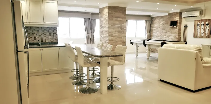 Квартира в Паттайе, Таиланд с 3 комнатами  № 155548