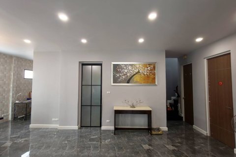 House in Saphan Sung, Bangkok, Thailand 3 bedrooms № 154396 - photo 8