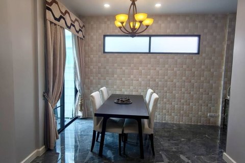 House in Saphan Sung, Bangkok, Thailand 3 bedrooms № 154396 - photo 5