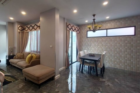 House in Saphan Sung, Bangkok, Thailand 3 bedrooms № 154396 - photo 4