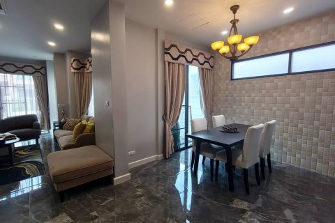 House in Saphan Sung, Bangkok, Thailand 3 bedrooms № 154396 - photo 6